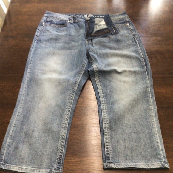 Ethyl classic jean capris size 16. Rhinestones on back pockets. - Picture 1 of 9